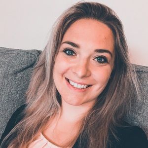 Meet your Posher, Crystal